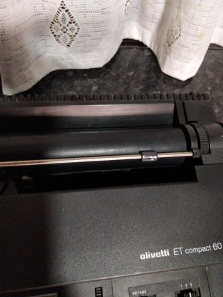 Máquina de escribir Olivetti ET compact 60