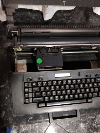 Máquina de escribir Olivetti ET compact 60