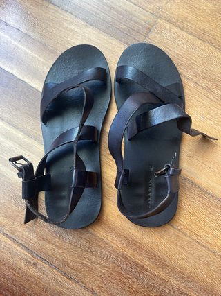Sandalias de piel para hombre
