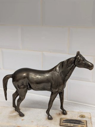 Figura caballo bronce base mármol