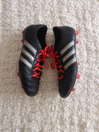 Botas de fútbol Adidas negras