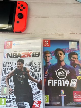 Nintendo Switch Seminueva con Caja