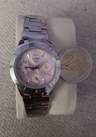 Reloj Casio esfera rosa claro