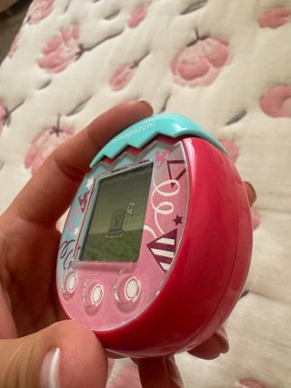 Tamagotchi Pix Party Bandai Rosa