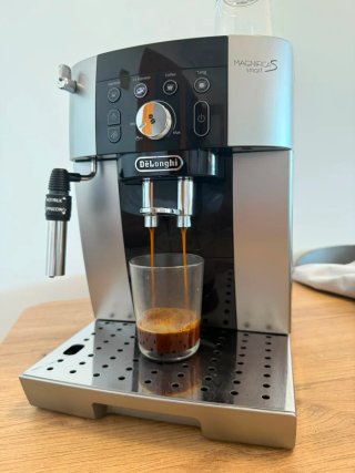 Cafetera DeLonghi Magnifica Start