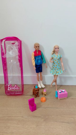 Kit de cumpleaños Barbie y perritos, más Ken