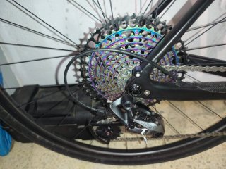 Bicicleta Gravel Holdsworth Negra