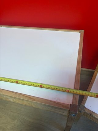 Mesa y 2 sillas infantiles de madera