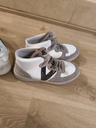 Zapatillas Puma y Victoria
