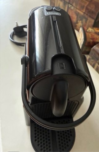 Cafetera Nespresso De'Longhi Inissia Negra.