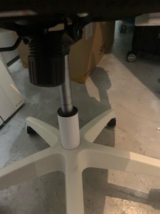 Silla de oficina ergonómica con ruedas