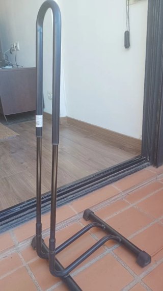 Soporte para bicicleta. Muy buen estado.