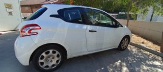 Peugeot 208 2014