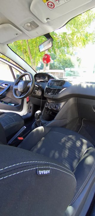 Peugeot 208 2014