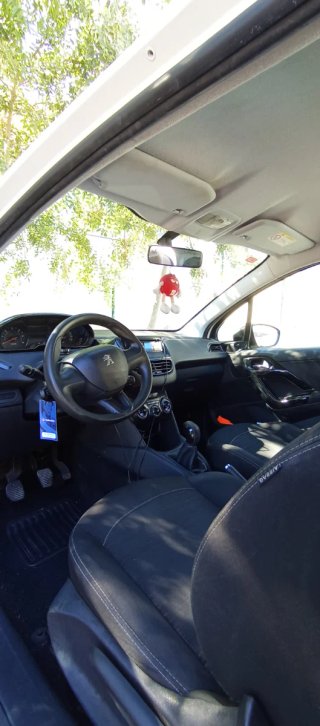 Peugeot 208 2014