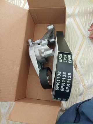 Brazo tensor y correa poli V