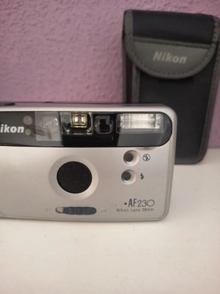 Cámara Fotos Vintage Nikon AF230 Plata