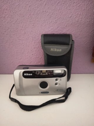 Cámara Fotos Vintage Nikon AF230 Plata