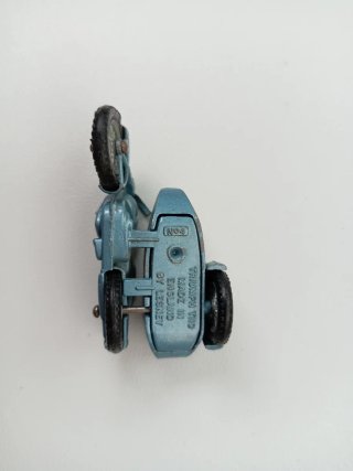 Moto Triumph T 10 Lesney 4 Azul