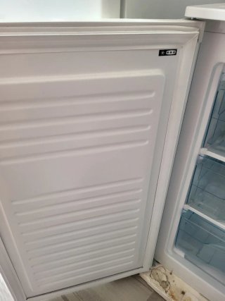 Congelador vertical 3 cajones marca domest