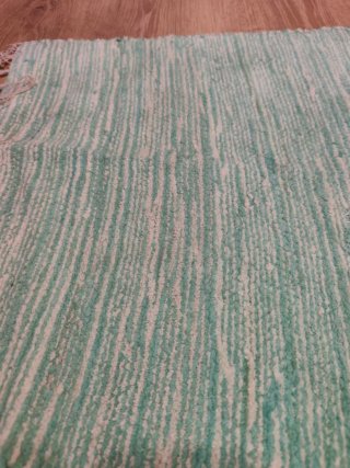 3 alfombras textiles verdes iguales