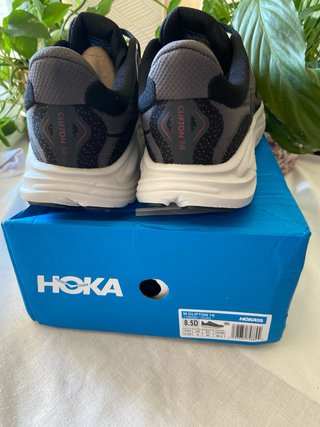 Zapatillas Hoka Negras y Grises