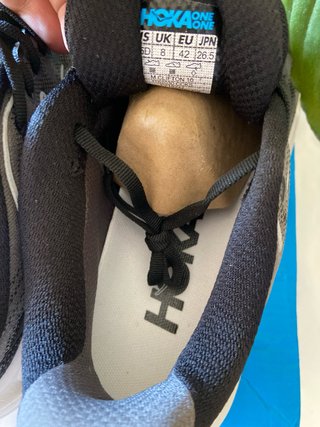 Zapatillas Hoka Negras y Grises