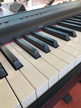 Yamaha P-125 Piano Digital Negro
