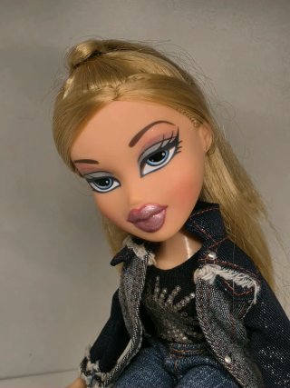 Bratz Funk 'n' Glow Cloe