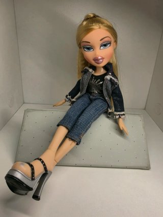 Bratz Funk 'n' Glow Cloe