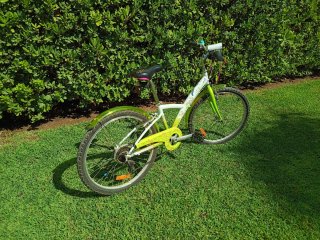 Bicicleta Decathlon 24 niña