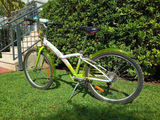 Bicicleta Decathlon 24 niña