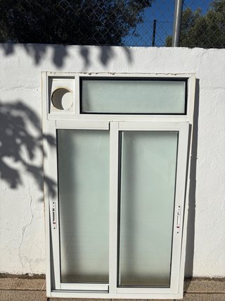 Ventana aluminio blanca corredera  138,5 x 86,3