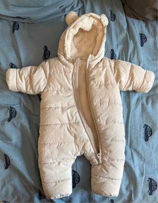 Buzo bebé H&M impermeable corderito