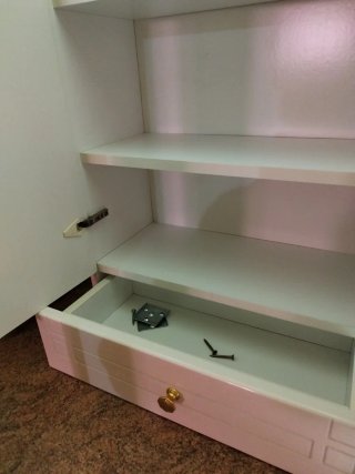 Armario auxiliar de baño blanco. Medidas 85x50x26