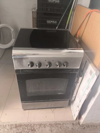 Cocina de gas con horno eléctrico