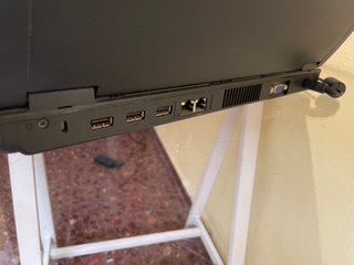 Portátil Dell Inspiron 220
