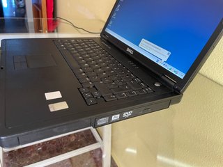 Portátil Dell Inspiron 220