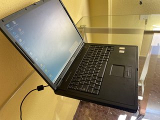 Portátil Dell Inspiron 220