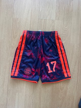 Bayern Munique Olise 17 T-shirt + Calções 8 anos