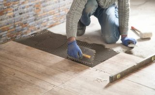 Colocación de suelos parquet tarima vinílico baldo