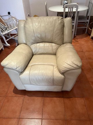Sofá 3 plazas y sillón piel beige