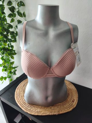 Sujetador rosa con rayas