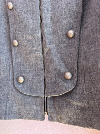 Chaqueta militar corta gris mujer