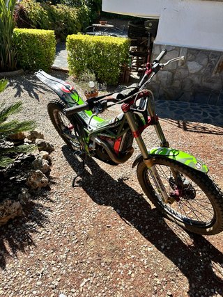 Vertigo Combat 300cc Moto Trial