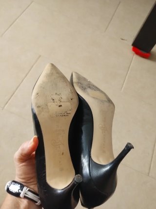 Zapatos de tacón aguja de piel. Ivanka Trump