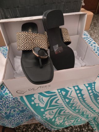 Sandalias de Noa Harmon Beige y Negras