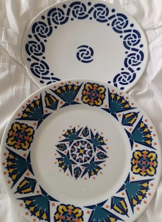2 platos hondos y 2 medianos Sargadelos