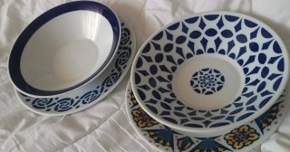 2 platos hondos y 2 medianos Sargadelos