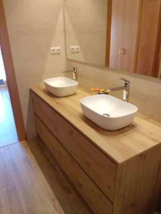 Mueble de baño madera